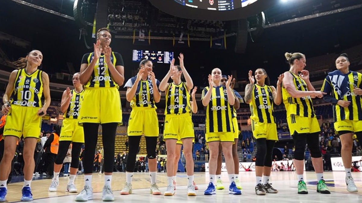 Fenerbahçe Opet namağlup şampiyon