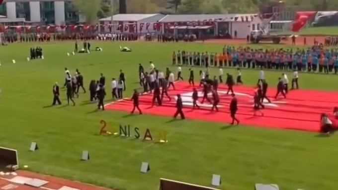 Sosyal medyayı ayağa kaldıran bayrak görüntüsünün aslı ne çıktı?