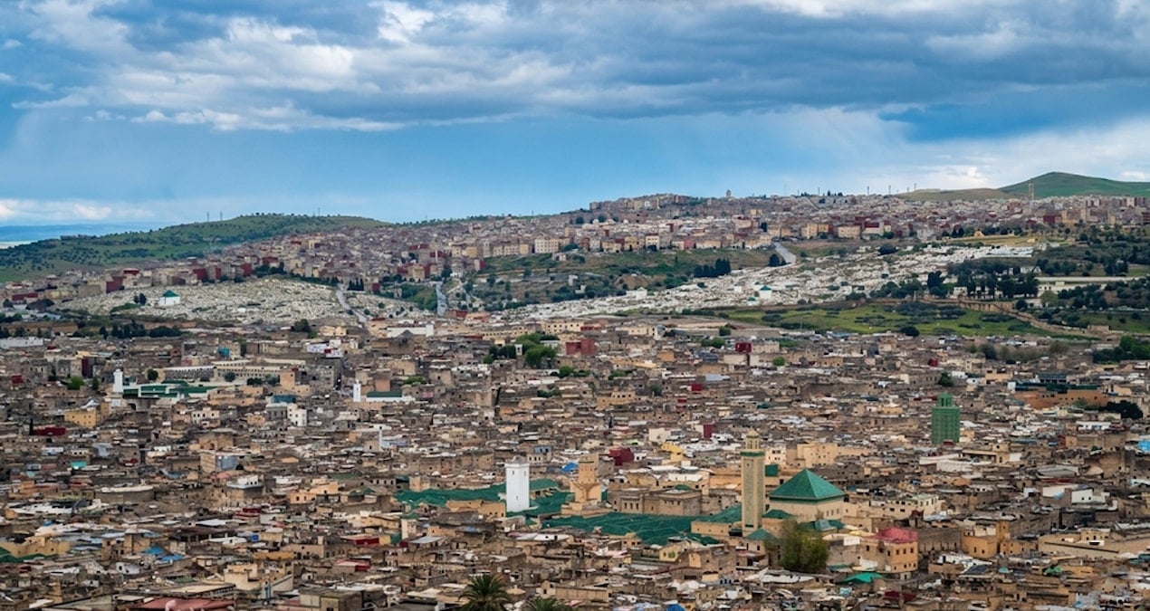 9 binden fazla sokağı var ama araba kullanmak yasak