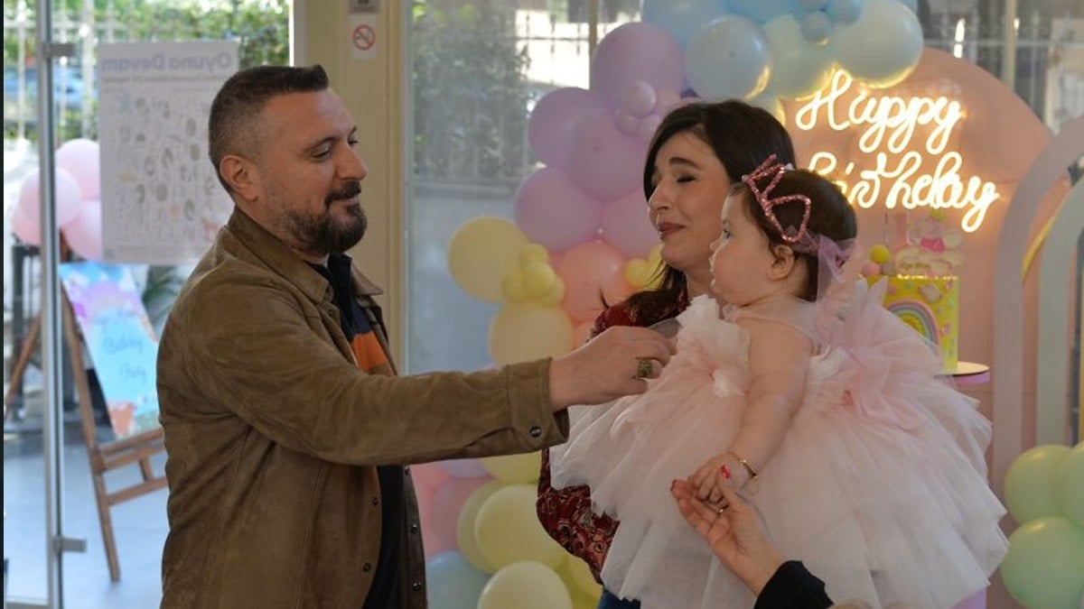 Bebek bakıcılarına isyan etti