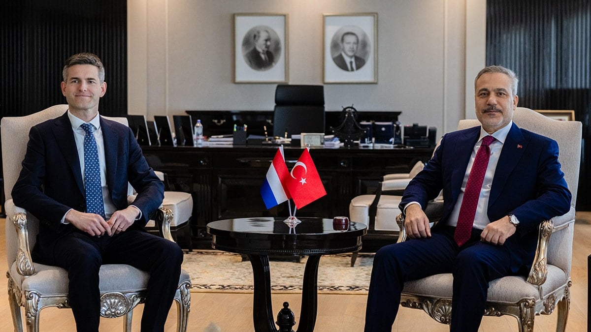 Bakan Fidan Hollandalı mevkidaşıyla görüştü