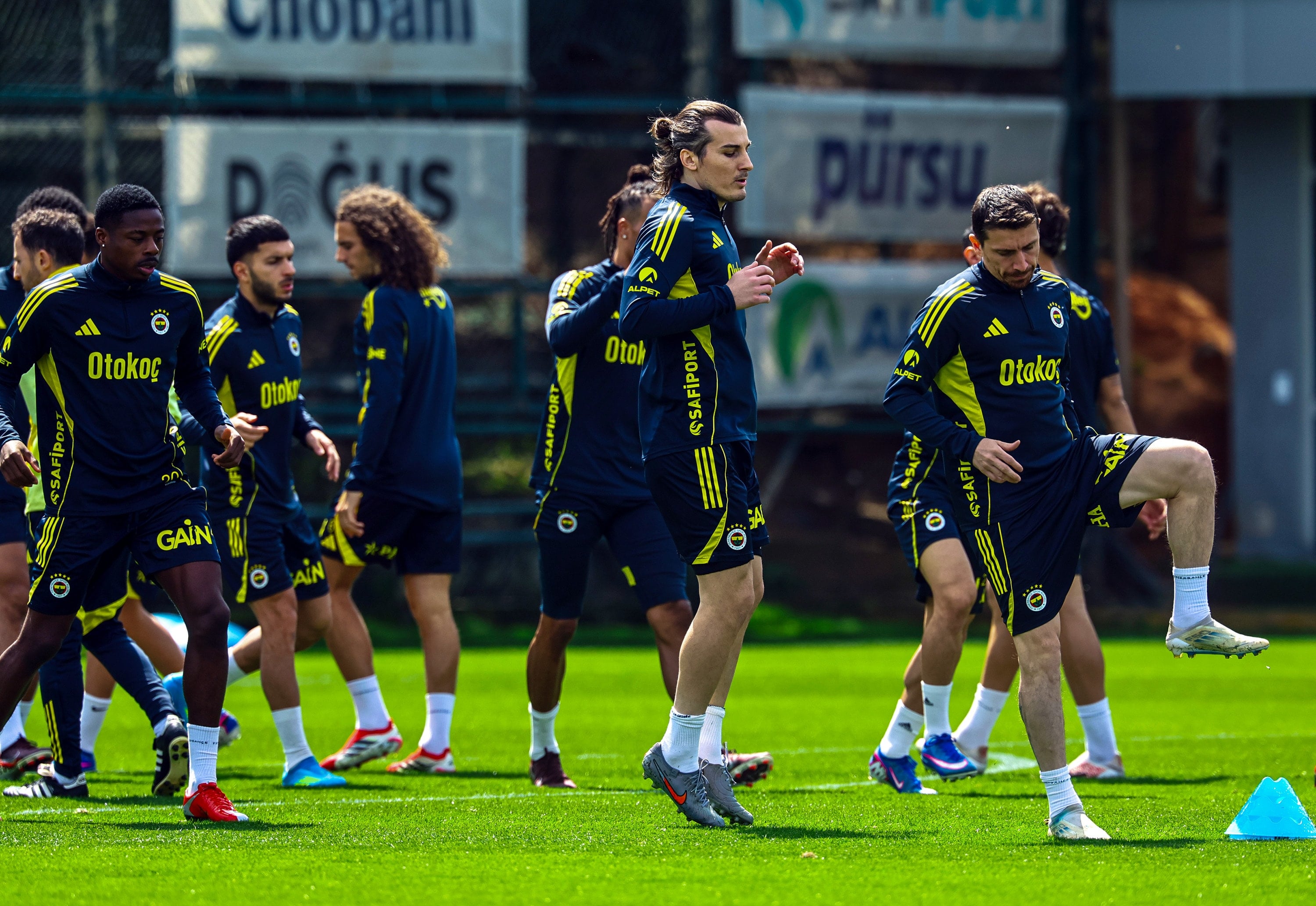 Fenerbahçe'de flaş Mert Hakan gelişmesi