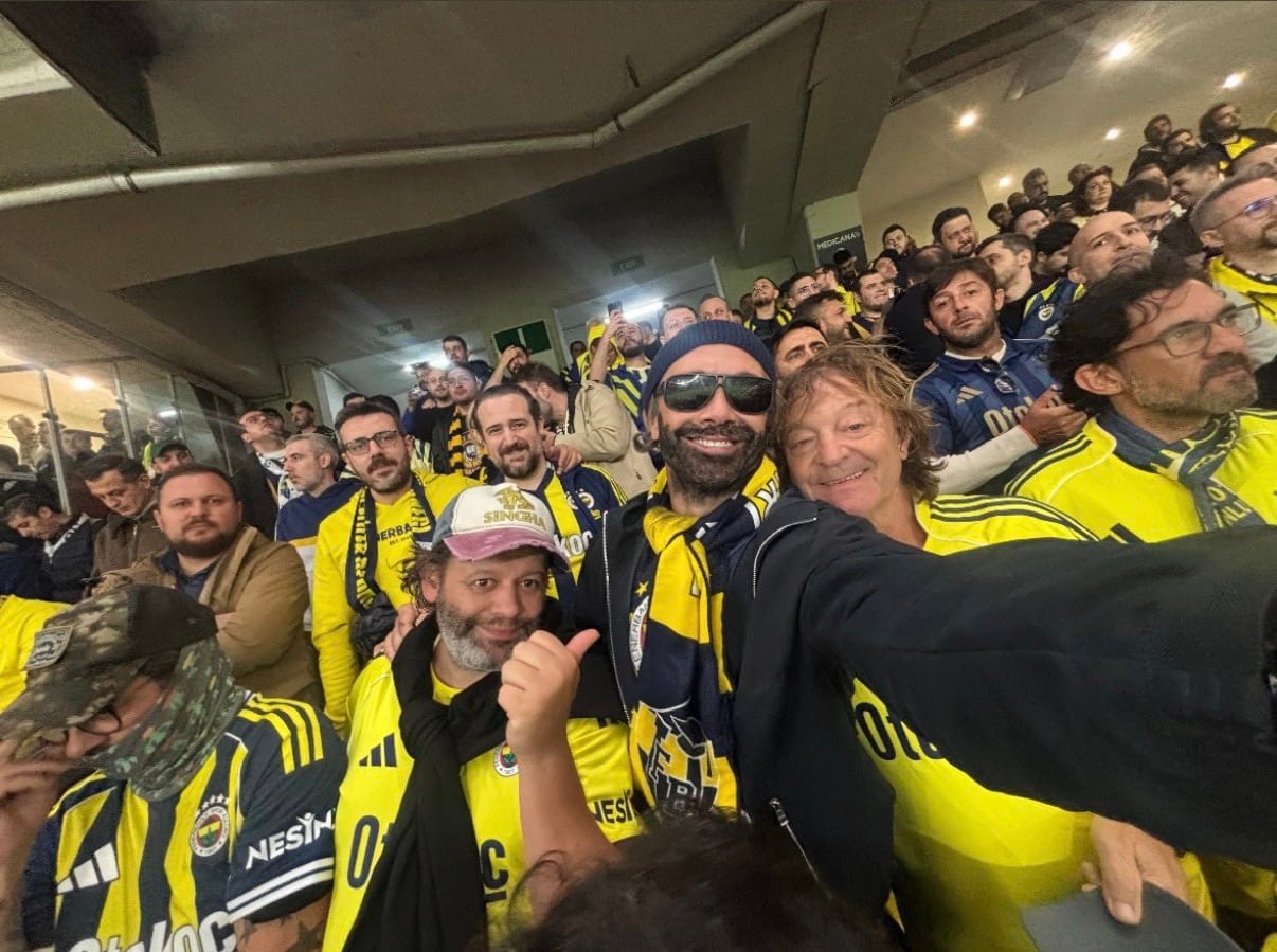 Saçını, sakalını boyayıp derbiye geldi! Ünlü futbolcuyu taraftarlar tanımadı