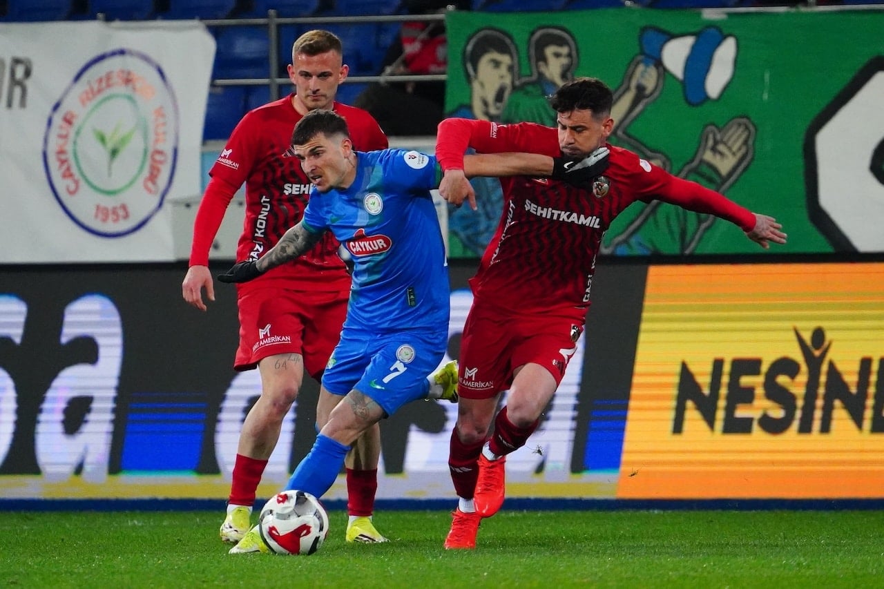 Rizespor ikinci yarı açıldı