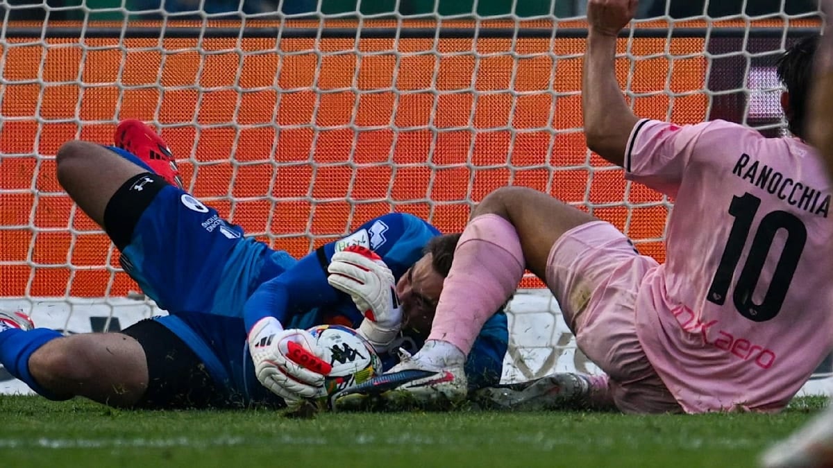 ABD'li kaleci ölümden döndü! Maçta boynu kırıldı