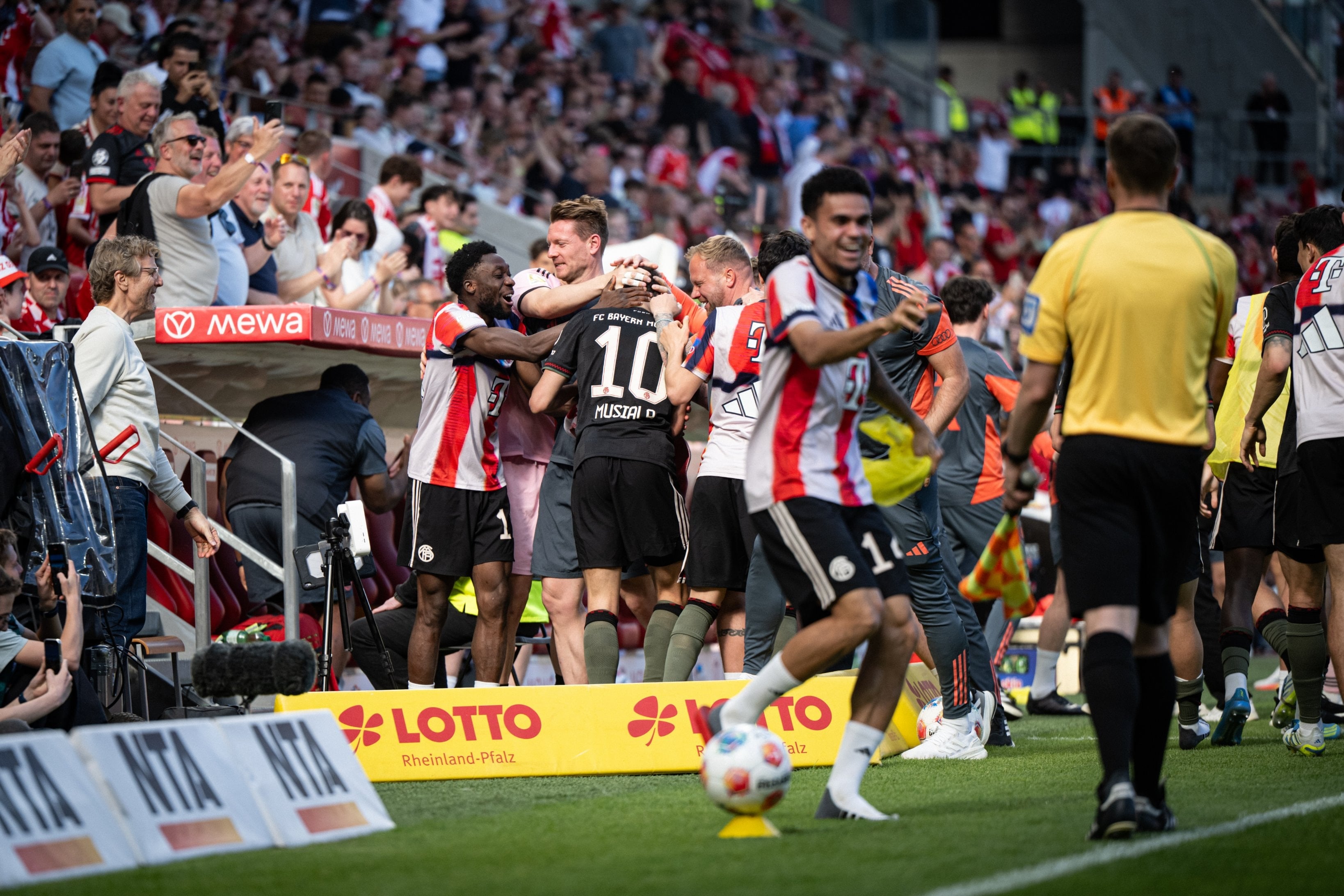 7 gollü maçta Bayern Münih imkansızı başardı!