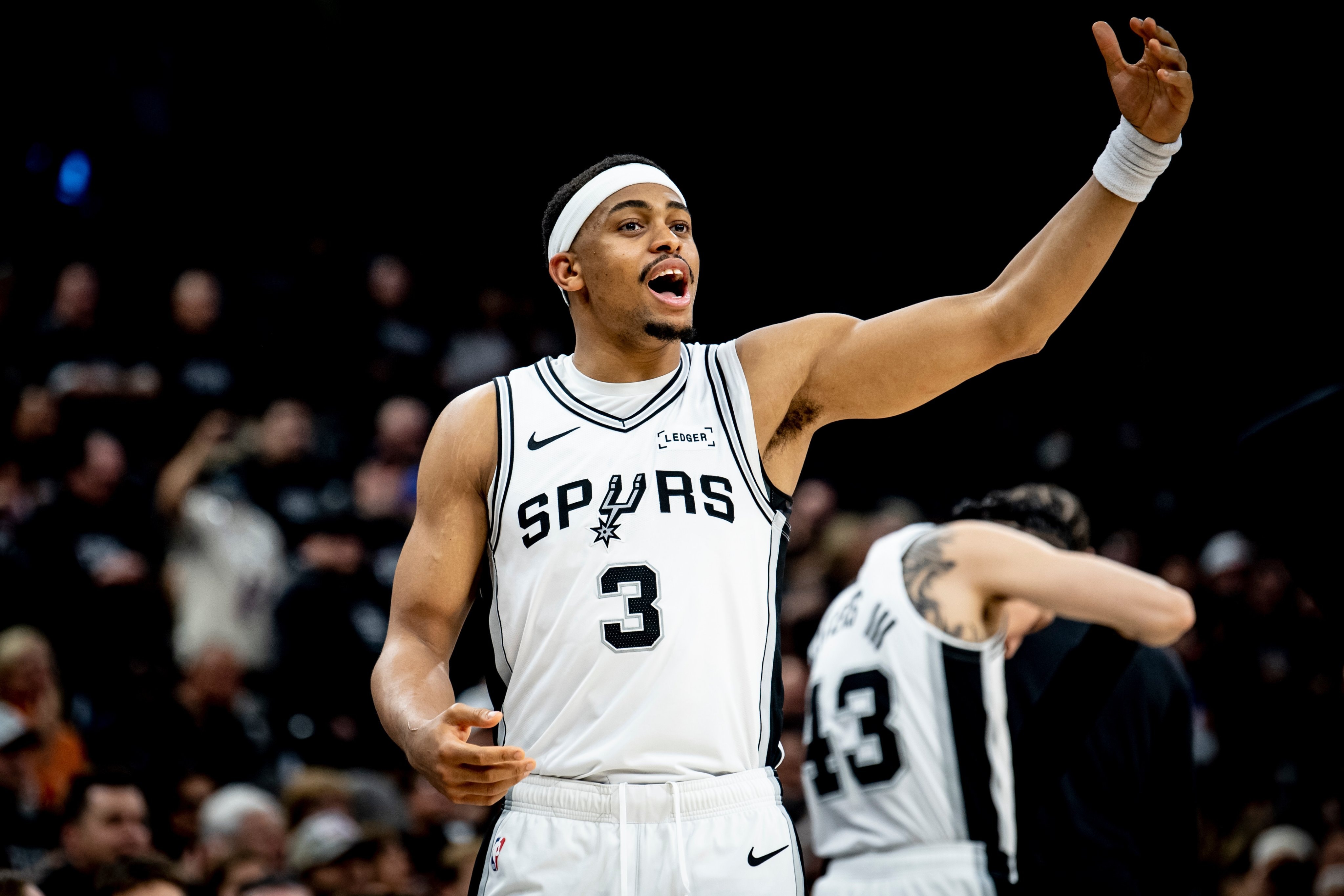 NBA Batı Konferansı'nda yarı final bileti Spurs'ün