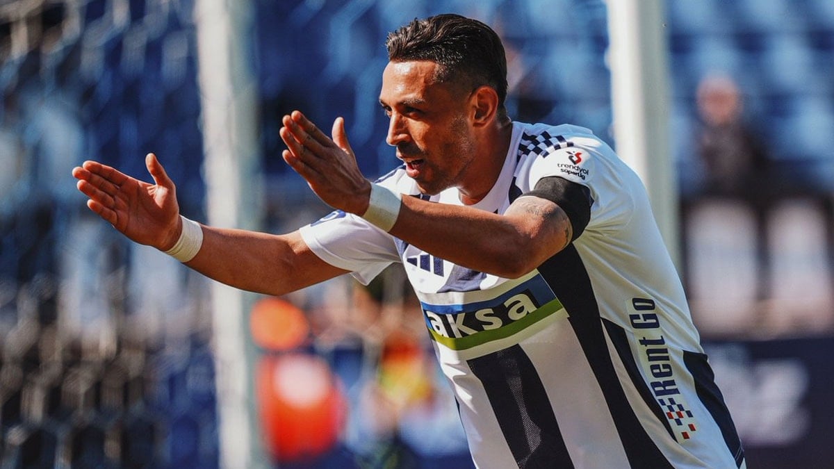 Süper Lig'de akıllara durgunluk veren gol: İrfan Can kornerden avladı