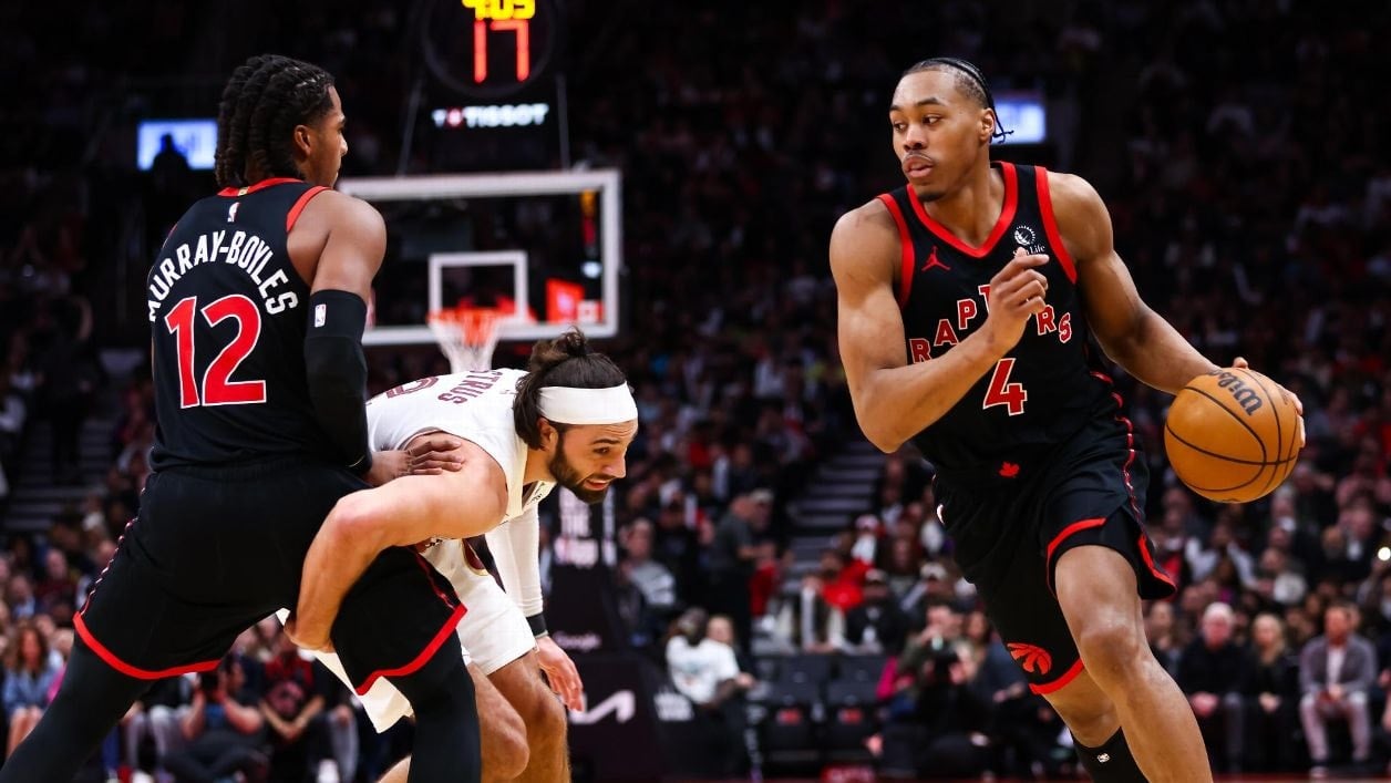Raptors, Cavaliers'ı devirdi seriyi 2-1'e getirdi