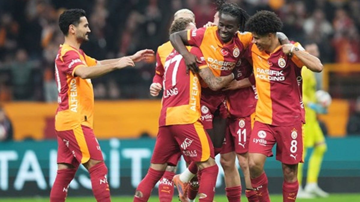 Galatasaray'ın yıldızı 35 yaşında mezun oldu