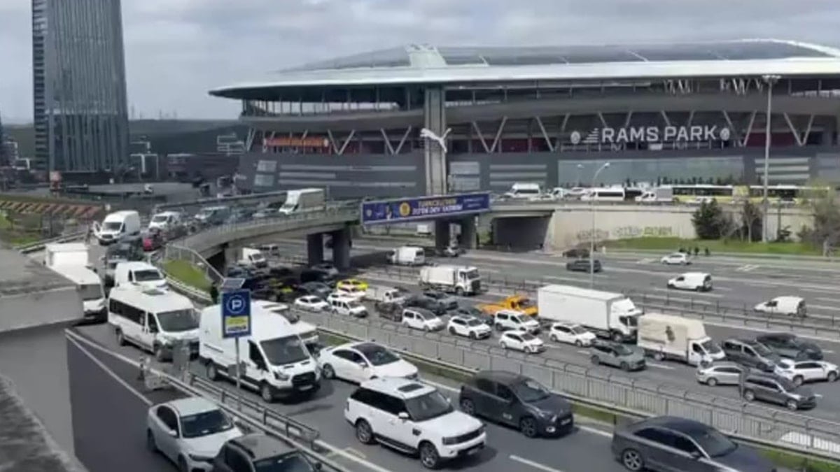 İsrail Konsolosluğu önündeki çatışma sonrası İstanbul'da trafik kilitlendi!