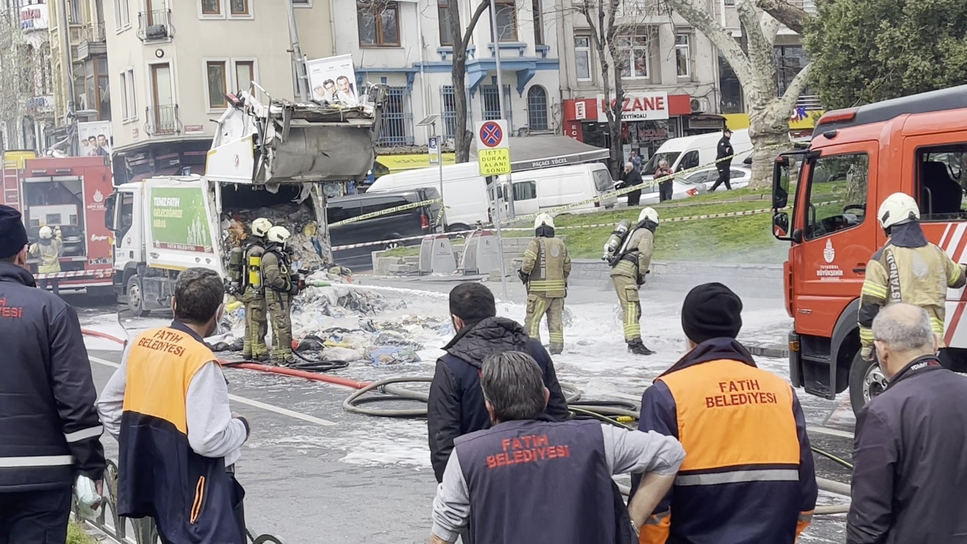 İstanbul'da panik dakikaları! Patlama sesini duyanlar kaçıştı