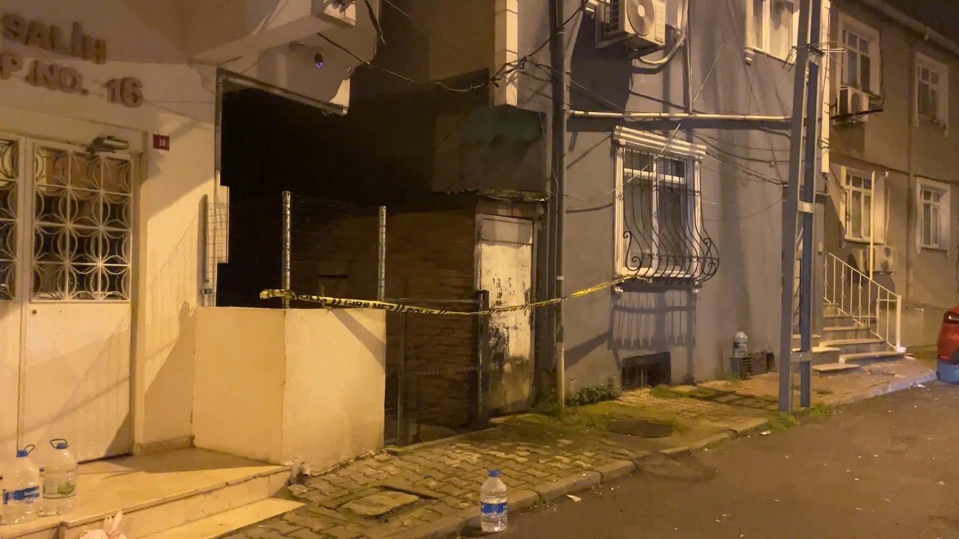 Sarıyer'de panik akşamı! Toprak kaydı 6 bina birden tahliye edildi