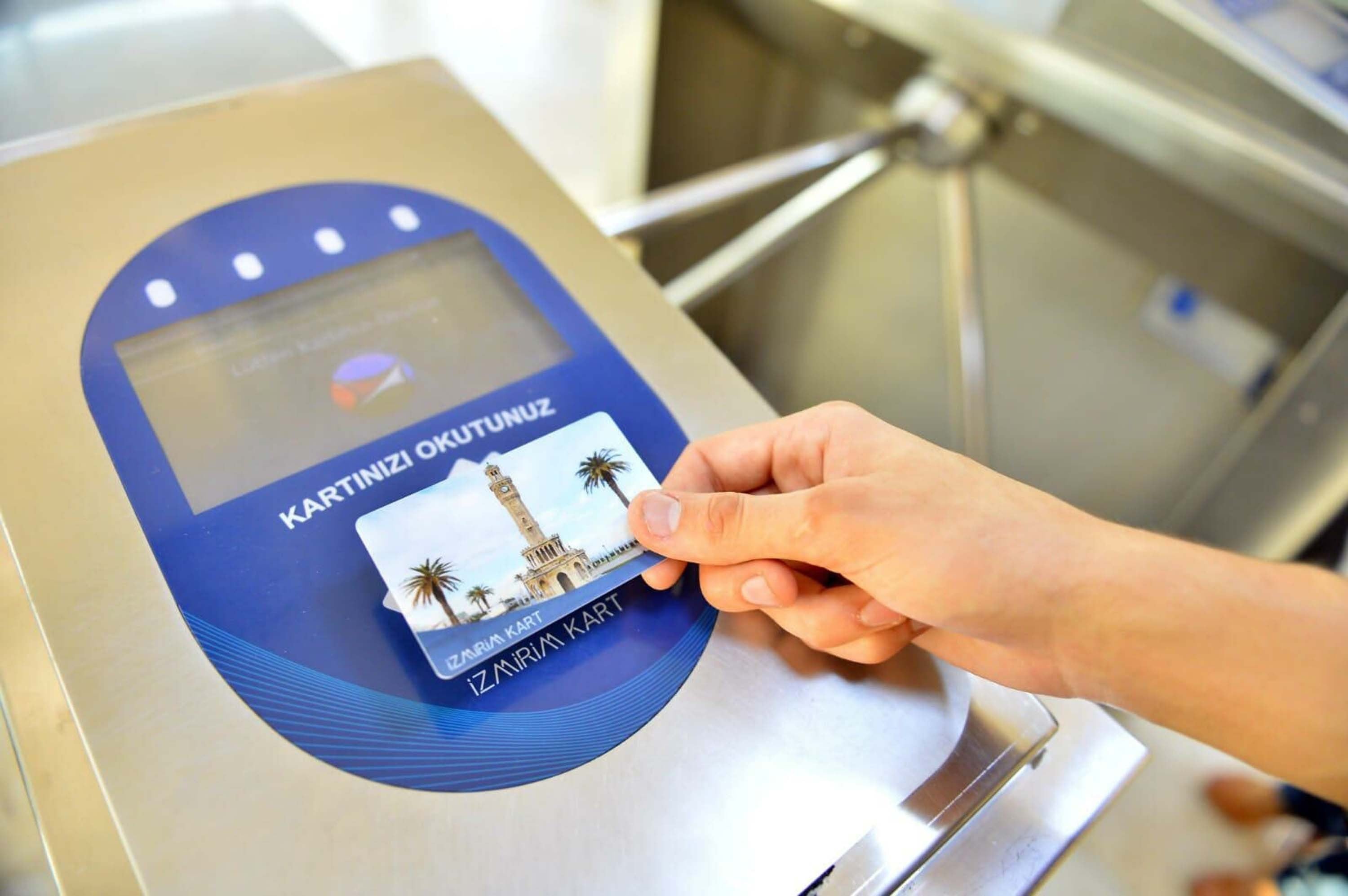 İzmir'de toplu ulaşım ve ekmeğe zam geldi