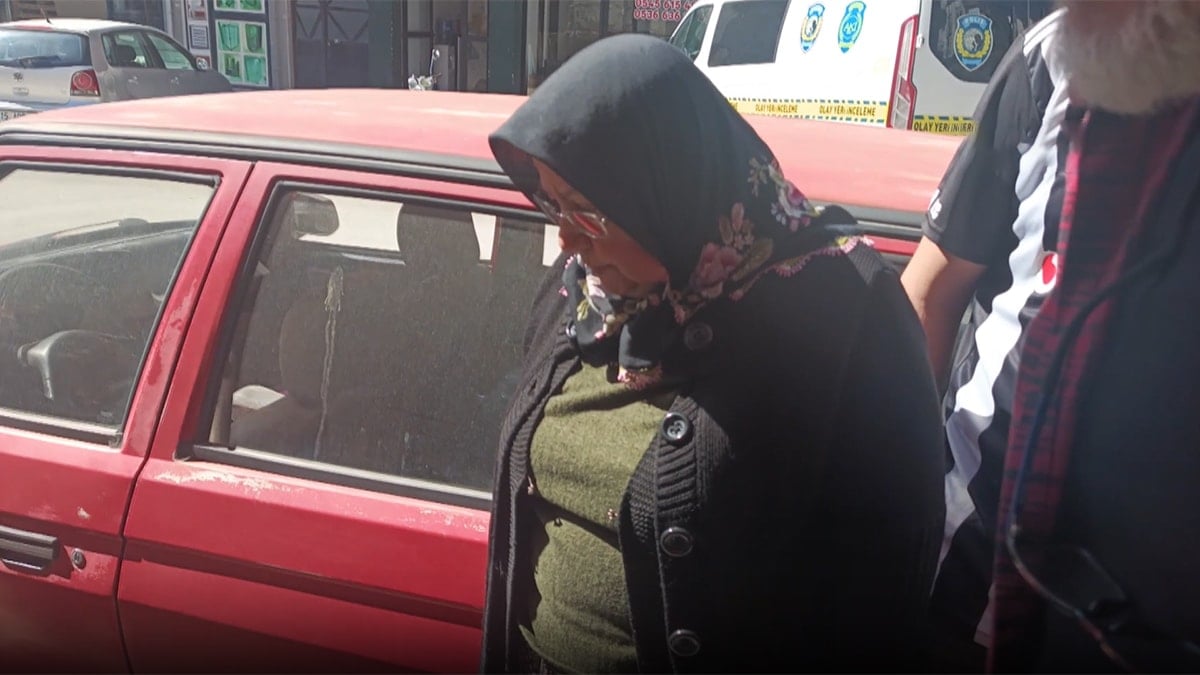 Yaşlı kadın dalgınlığı pahalıya mâl oldu