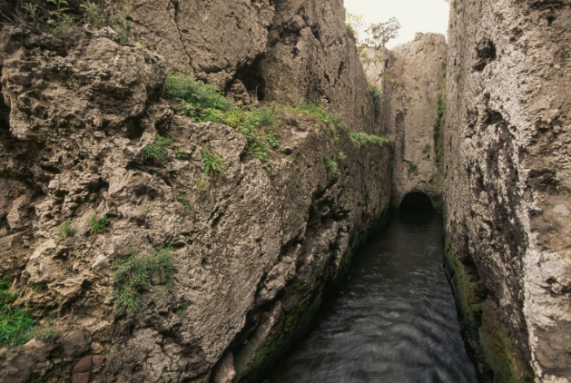 Suların altından iki bin yıllık süper otoban çıktı