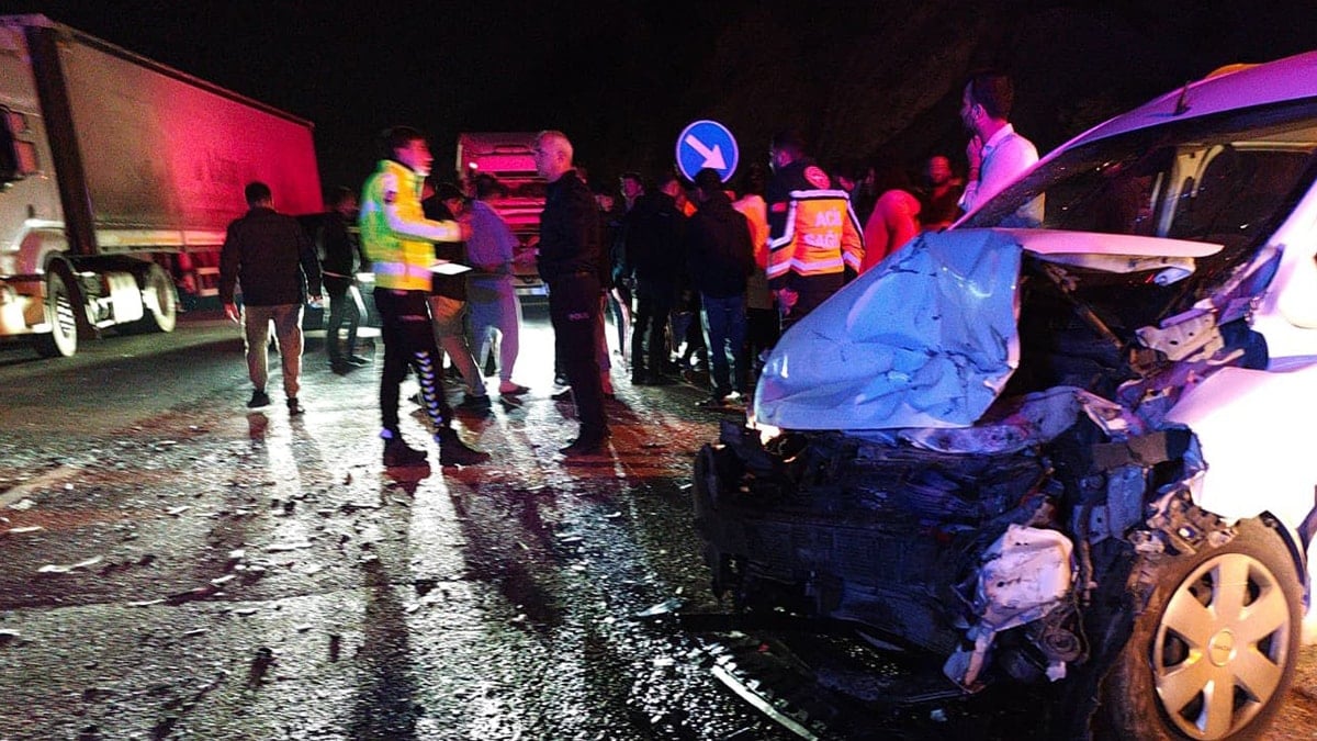 Kaza sonrası can pazarı: Çok sayıda yaralı var