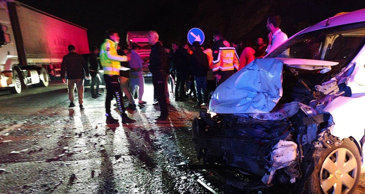 Kaza sonrası can pazarı: Çok sayıda yaralı var