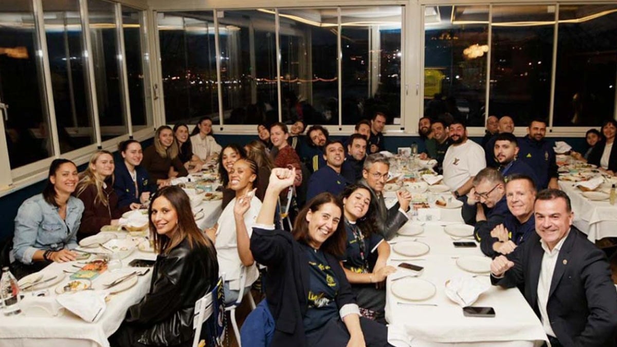 Fenerbahçe Opet'te şampiyonluk yemeği