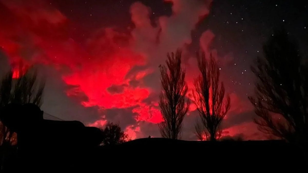 Bir anda kızıla boyanan gökyüzünün sırrı açığa çıktı