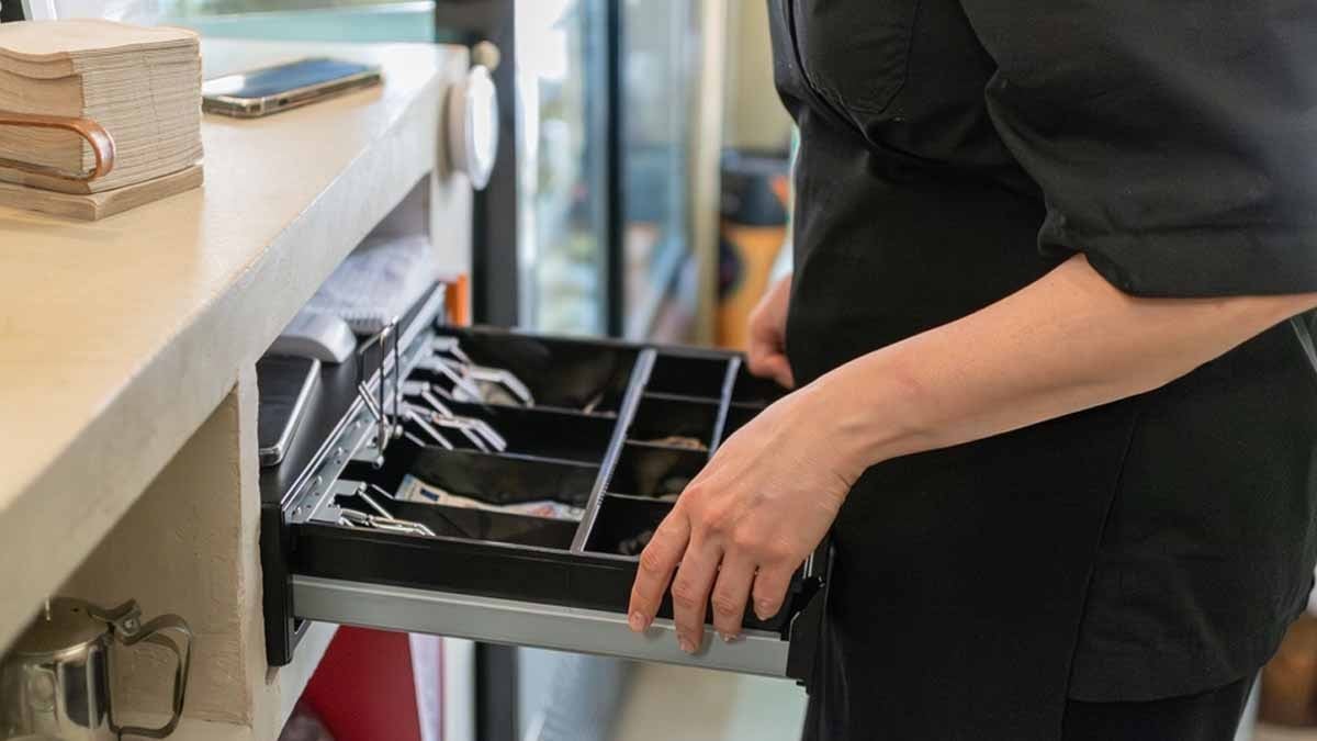 İsveç'te yeni nakit yasası öfkeye yol açtı