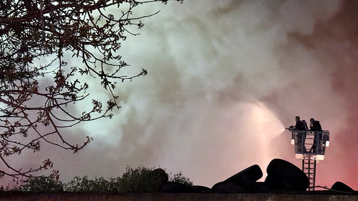 Oto lastikçide yangın! yaralılar var