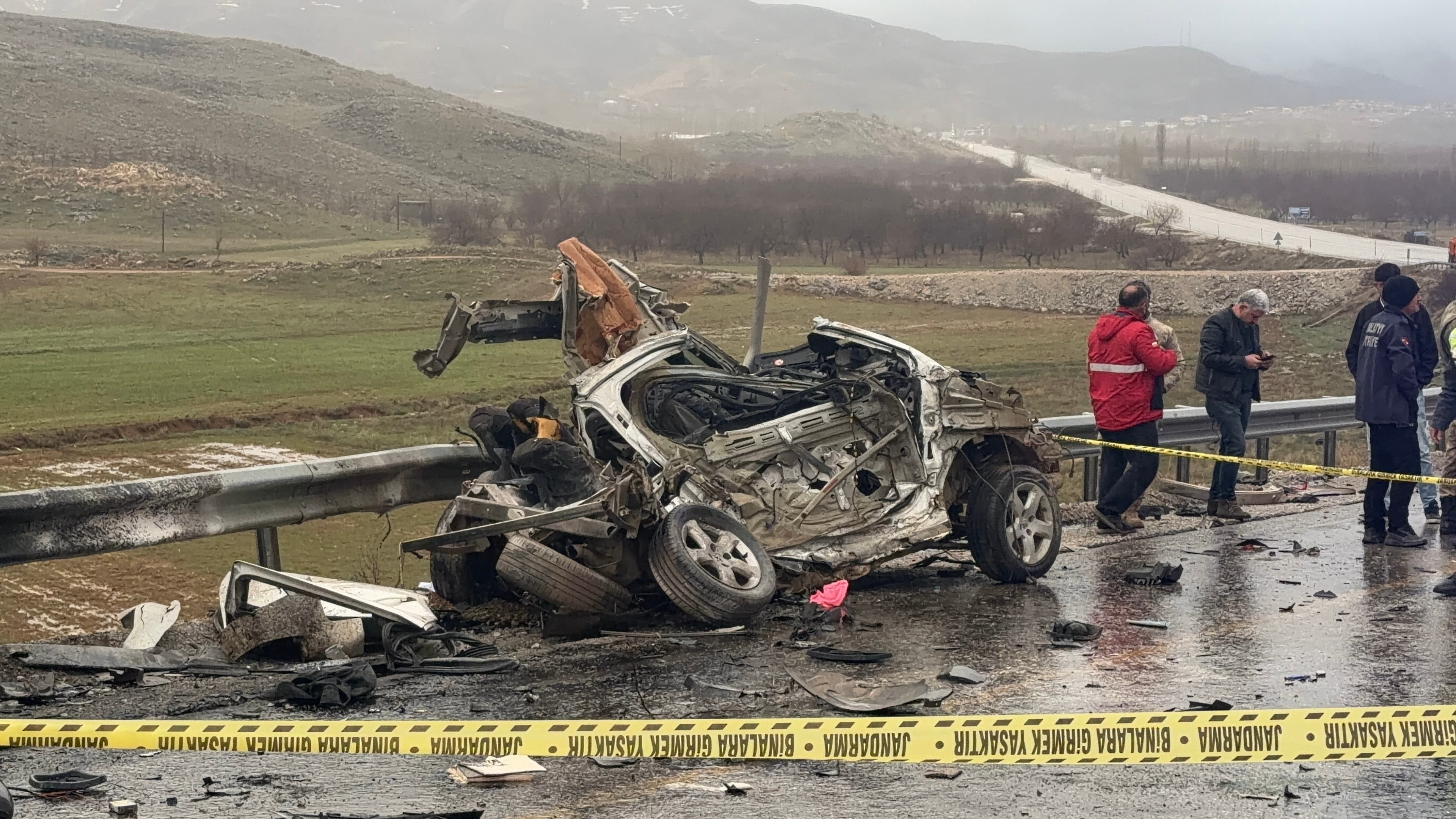 Kafa kafaya facia; Kazada otomobilde kurtulan olmadı