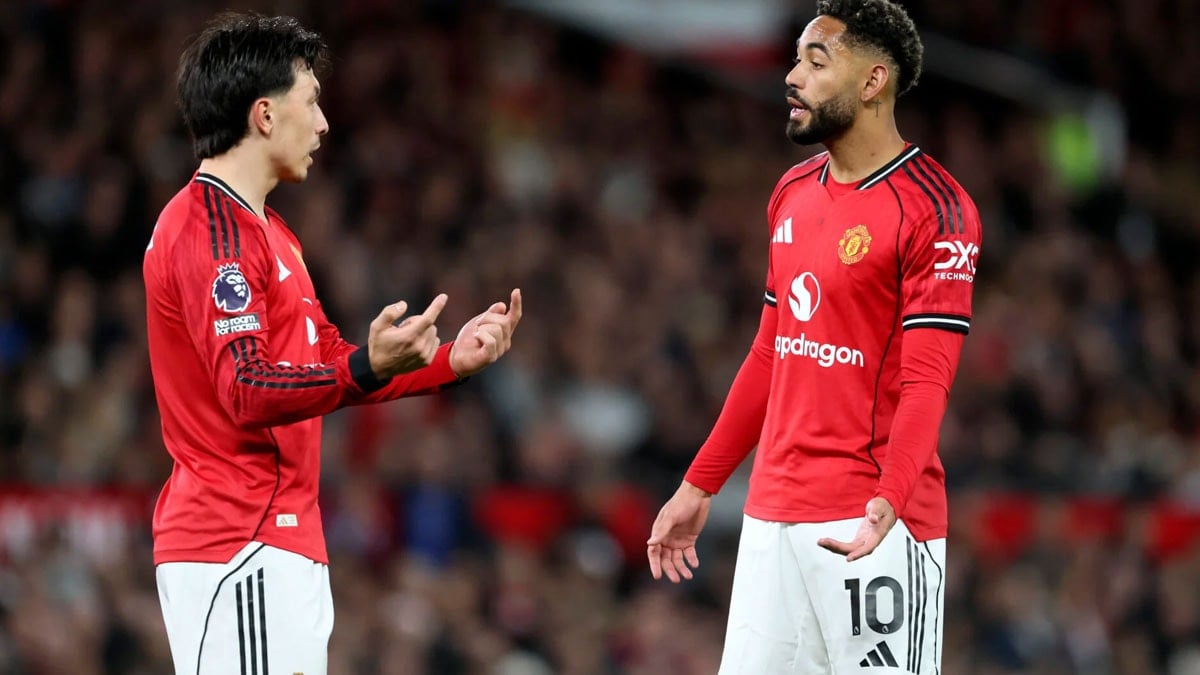 Manchester United 45 yıl sonra ilki yaşadı