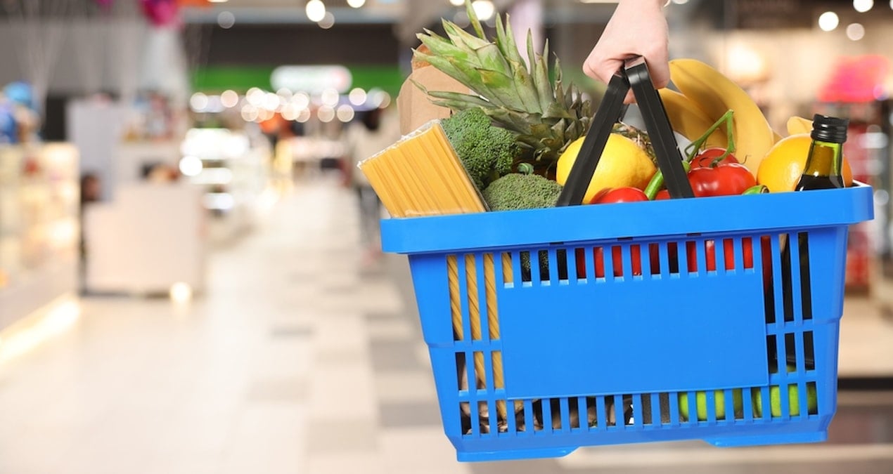 Dağın yamacına market kurdular: İnsanlar tırmana tırmana alışverişe geliyor