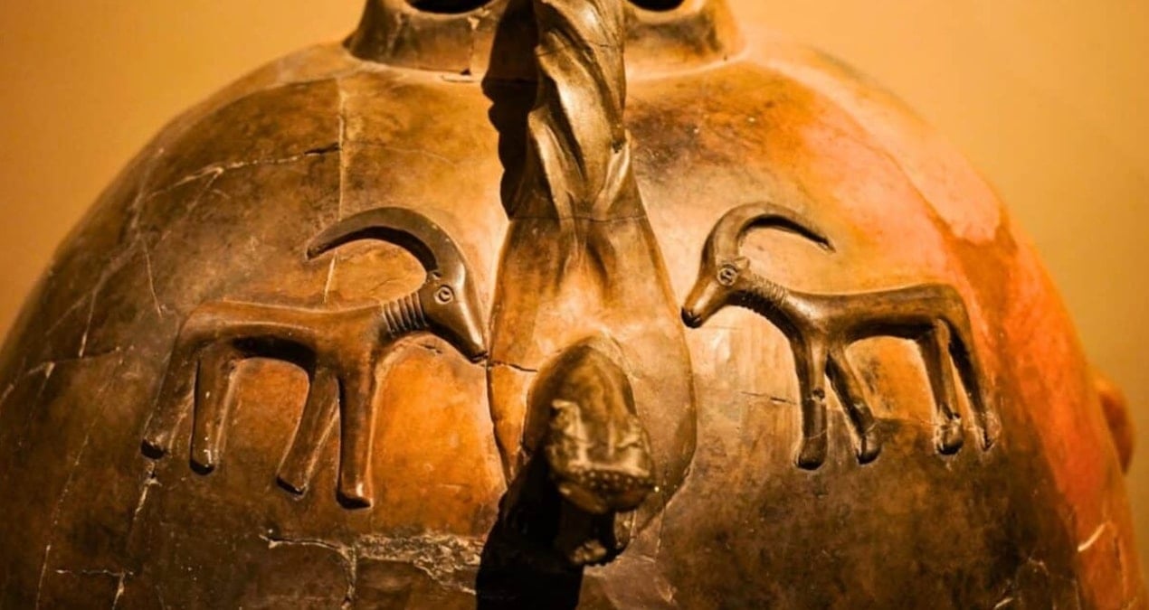 Evinde süs olarak kullanıyordu: İkinci el dükkanından aldığı vazo Maya hazinesi çıktı