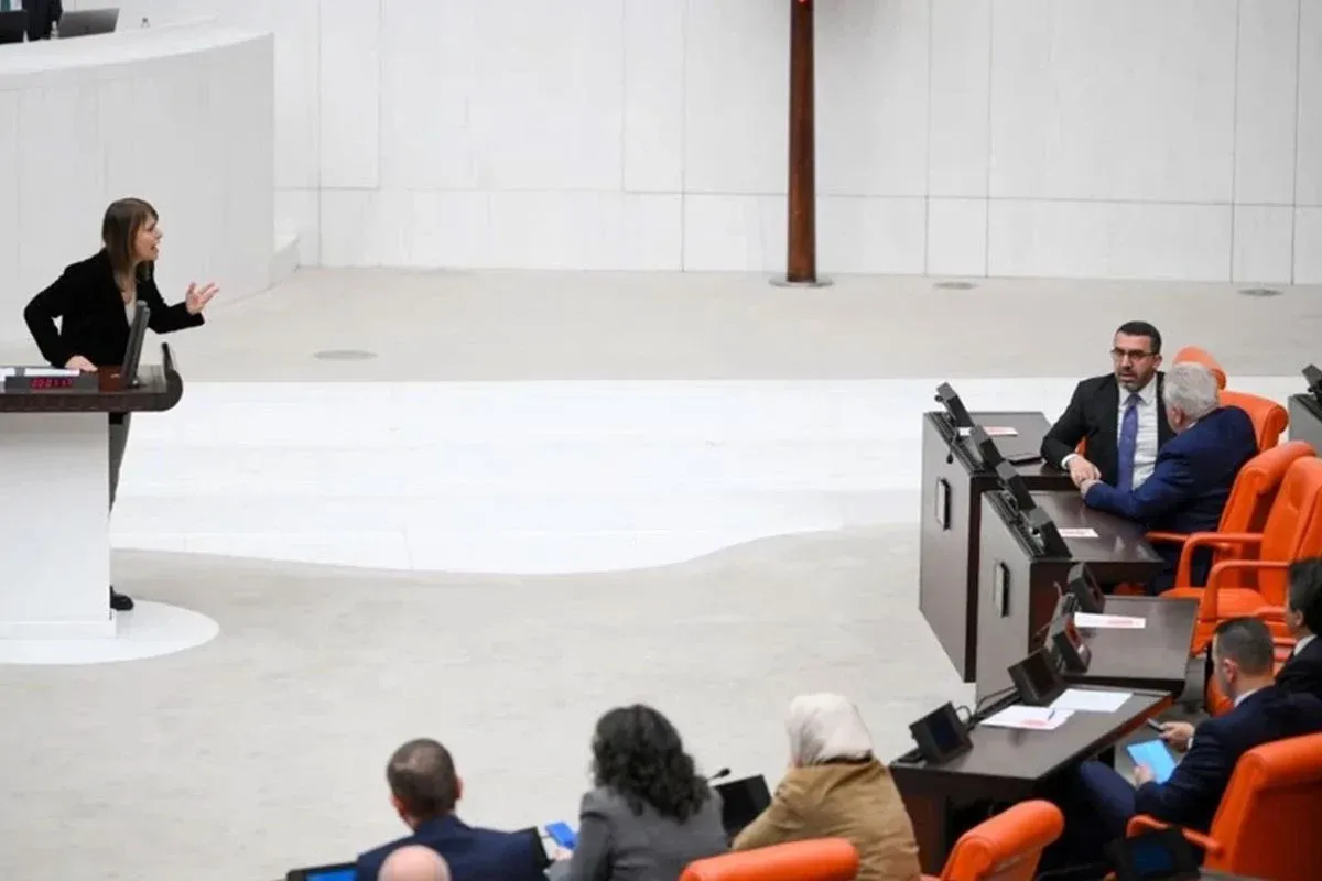 Meclis'te DEM ve AKP'li vekiller arasında 'terbiyesiz' tartışması