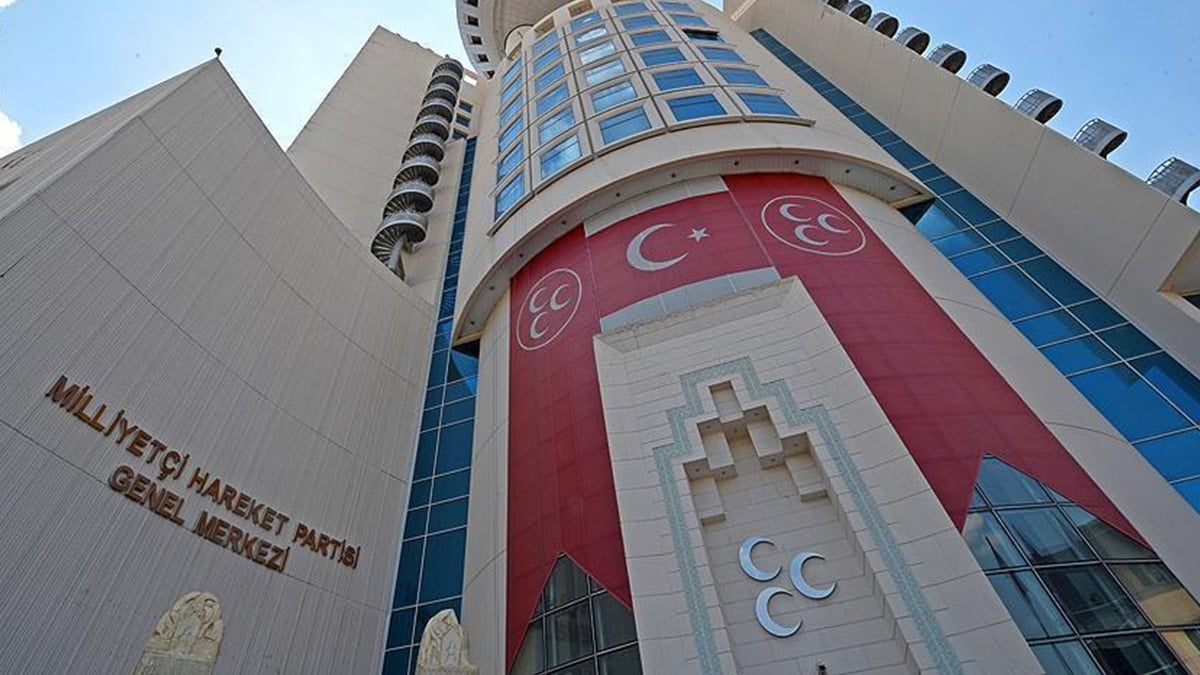 MHP'de sular durulmuyor! Bu kez bir başkan istifa etti