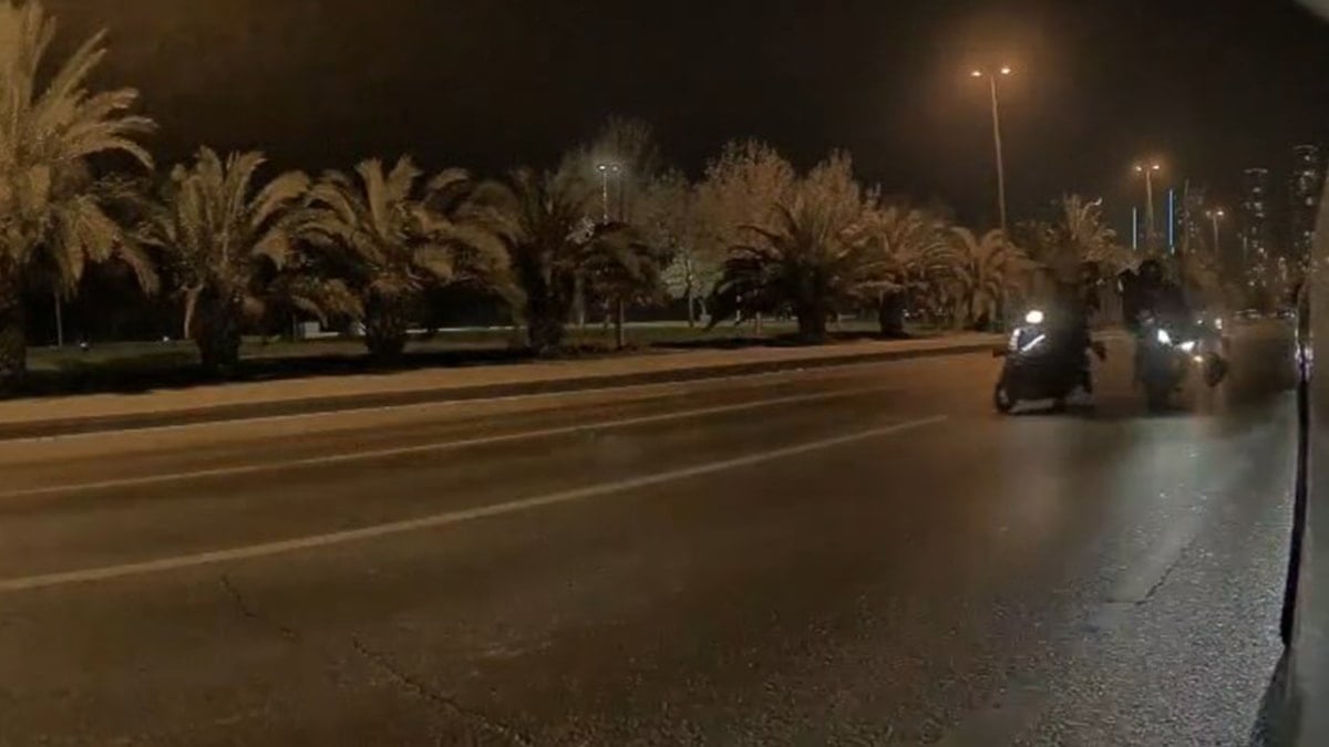 Kartal'da 2 motosikletin çarpıştığı kaza anı