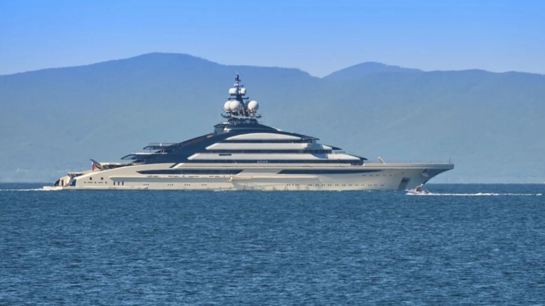 500 milyon dolarlık Rus yatı Hürmüz'ü aştı