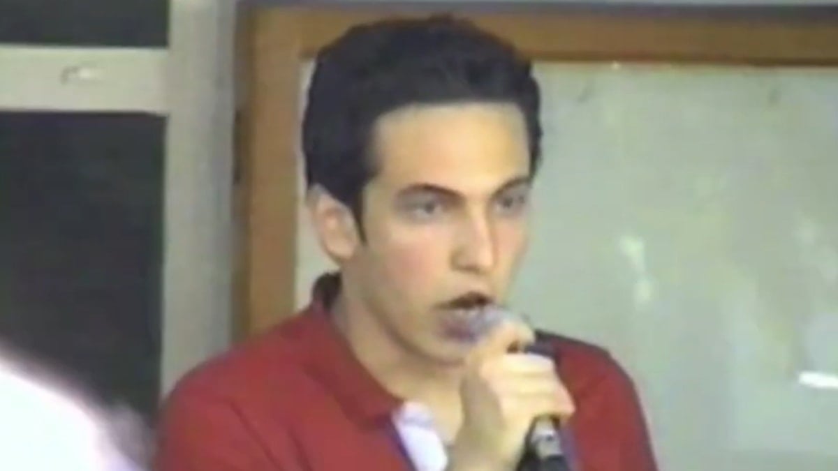 LİSEDE KONSER VERMİŞ