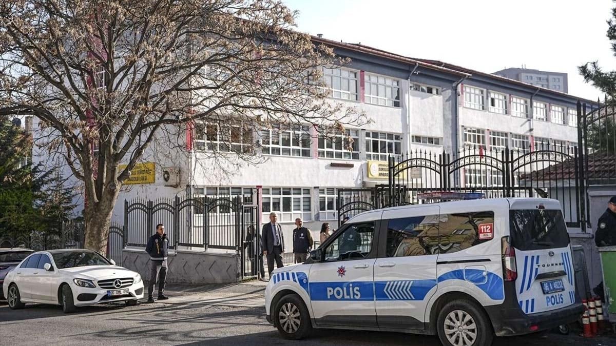 Okullarda yeni dönem! Evinde silah bulunan öğrenciye özel takip