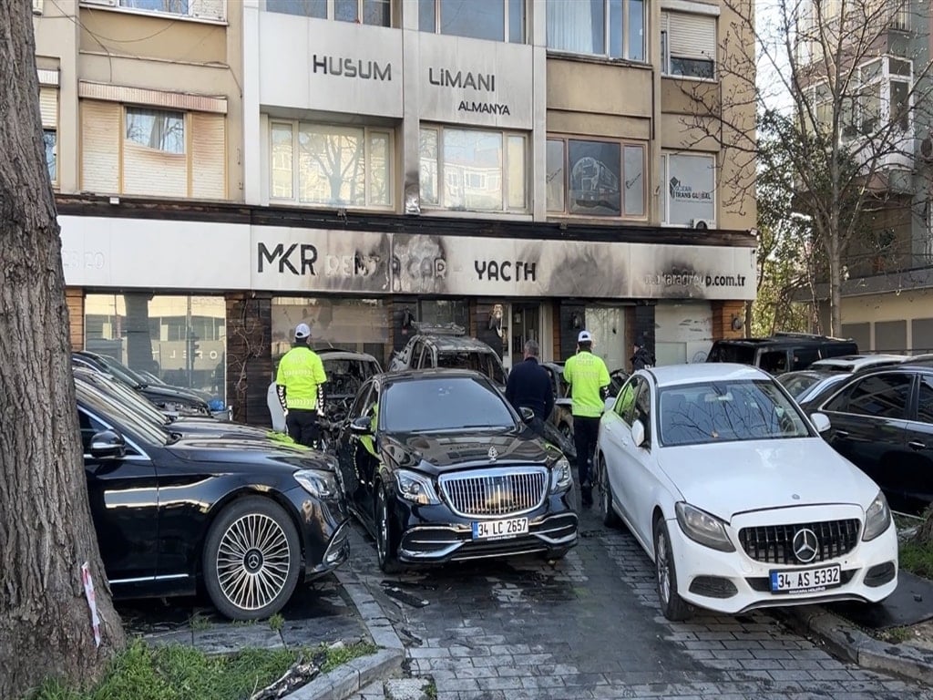 Oto galerisi kundaklanan işletmeciler suç makinesi çıktı