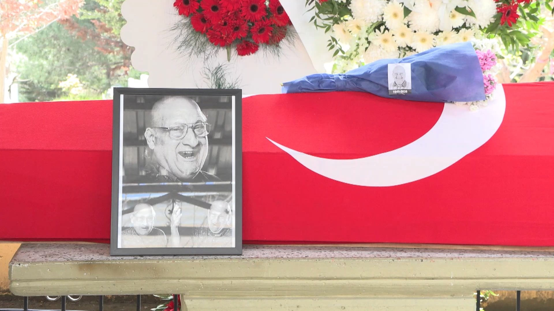 Oyuncu Ferdi Atuner son yolculuğuna uğurlandı 