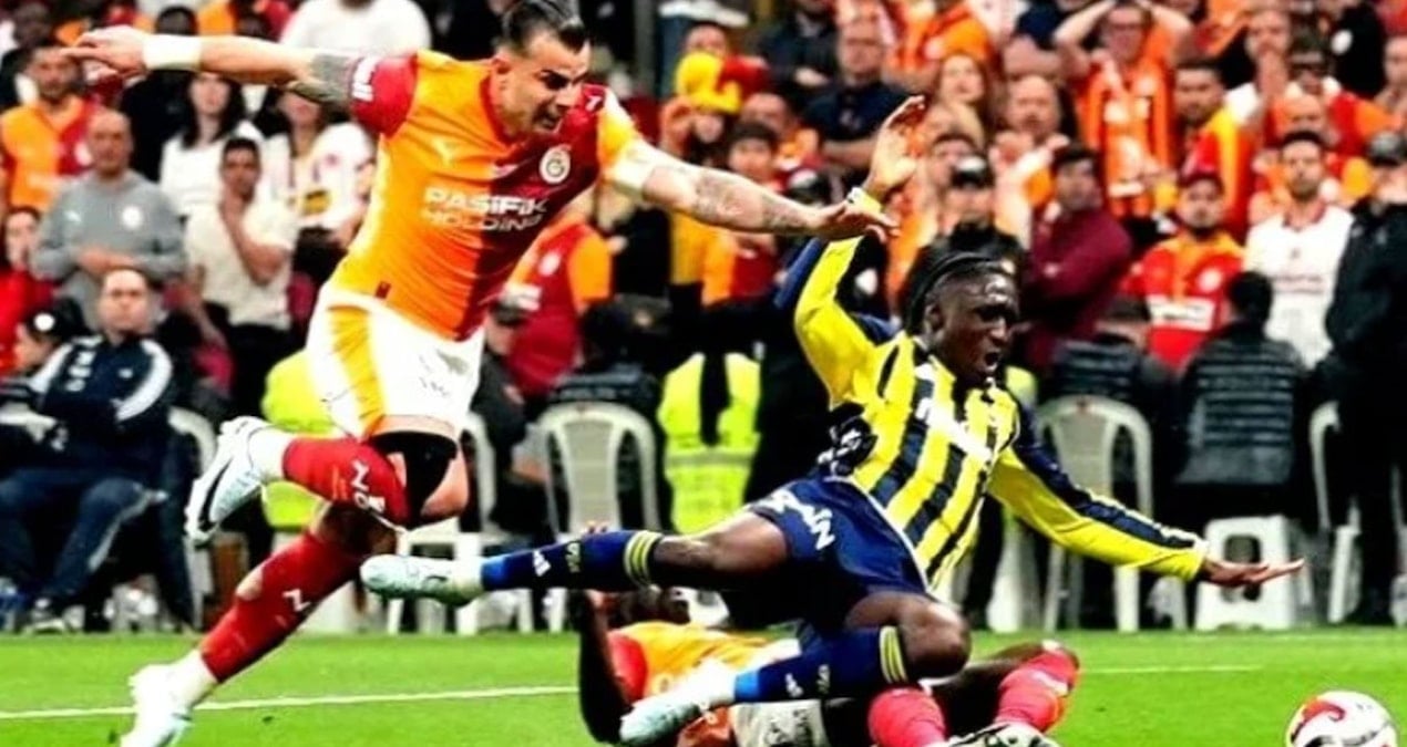 Galatasaray-Fenerbahçe derbisinin başında penaltı var gol yok!