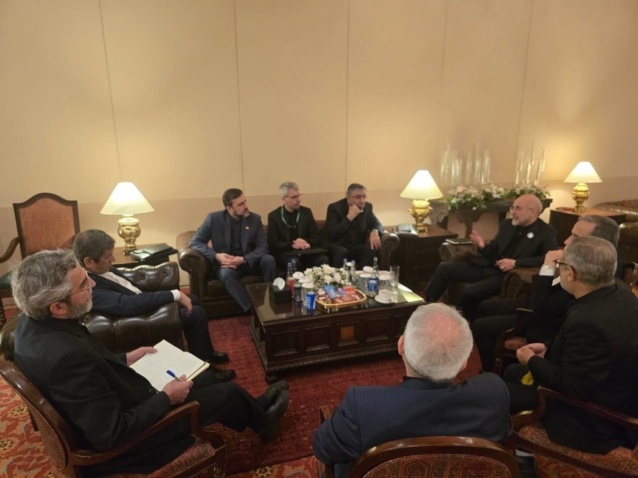 İran basını: İslamabad'daki görüşmeler bir gün daha uzatılabilir