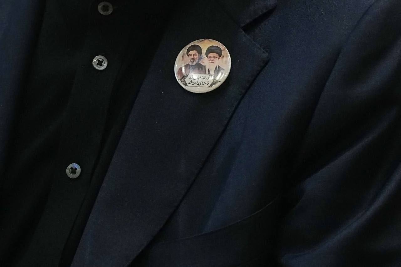 İran'ın baş müzakerecisinen ABD'ye rozetli mesaj