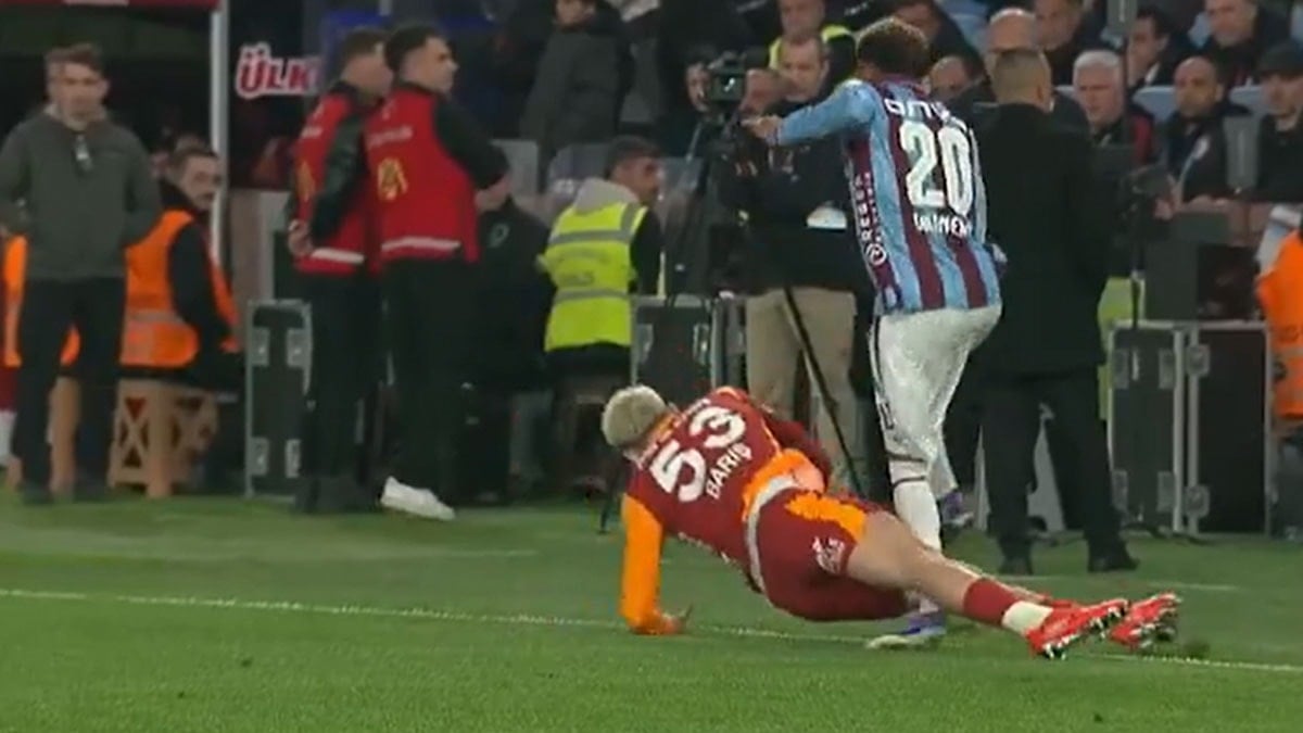 Dev derbide kritik pozisyon! Cihan Aydın VAR'a gitti karar değişmedi