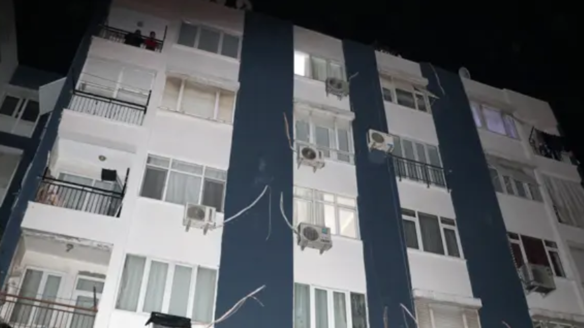 Prizde başladı, mutfağı kül etti