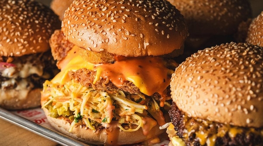 Hamburger devine kayyum atandı: Kamyonette satmaya başlayıp onlarca şube açmıştı