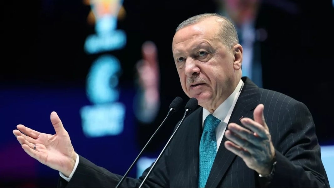 AKP'li isimden partisine uyarı: Kodlarına dönmezse ilk seçimde gider