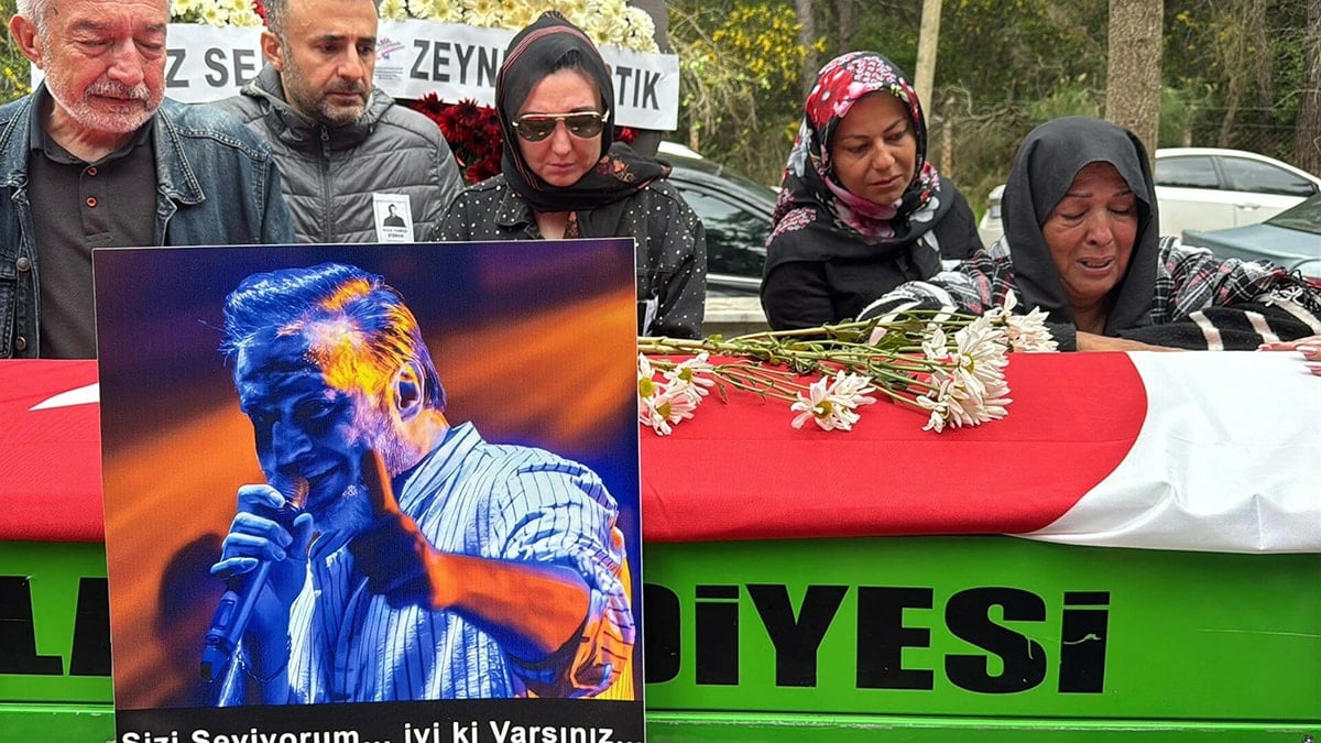 Rıza Tamer, son yolculuğuna gitarıyla uğurlandı