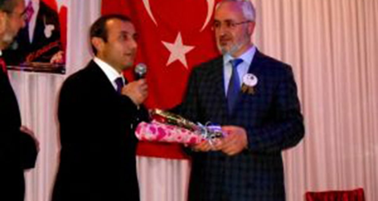 Diyanet’ten Sonel’e: Yetim-öksüz babası!