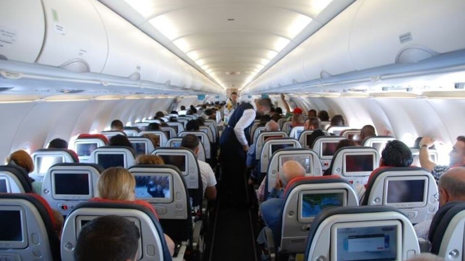 Hiçbir uçağı olmayan havayolu devi faaliyetlerini durdurdu: Tüm uçuşlarını iptal etti