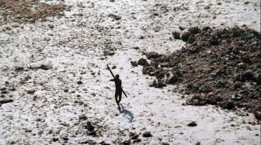 Dünyanın en izole kabilesine yiyecek götüren ünlü fenomenin başı dertte
