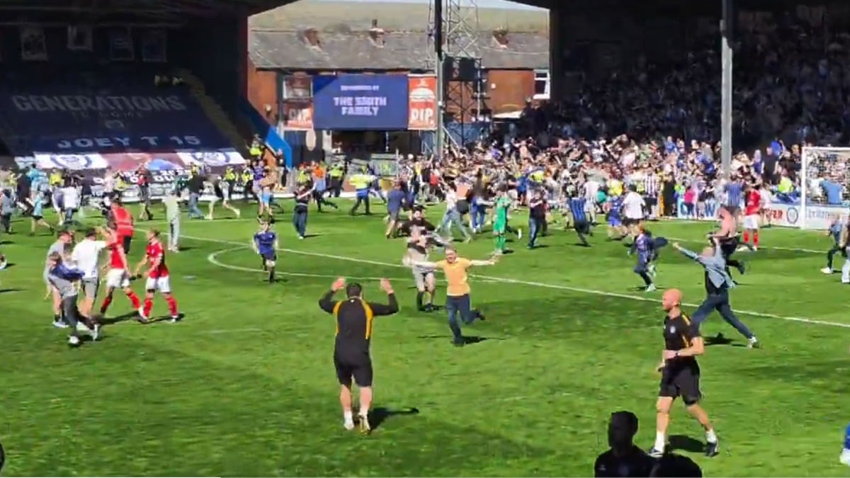 90+13'te gelen gol 108 puanla şampiyon yaptı! Futbol tarihi böyle lig sonu görmedi